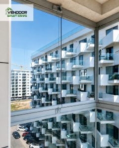 Inchidere balcon cu sticla securizata in Navodari: proiect realizat de echipa noastra pentru protectie si vedere panoramica 2 Inchidere balcon cu sticla securizata in Navodari